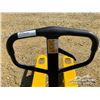 Image 9 : INDUSTRIAL PALLET JACK