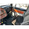Image 9 : 2004 PETERBILT 379 T/A GRAIN TRUCK