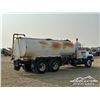 Image 3 : 1997 MACK RD688S T/A 100 BBL WATER TRUCK