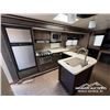 Image 12 : 2015 KODIAK KEYSTONE 29 FT. TRAVEL TRAILER
