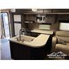 Image 18 : 2015 KODIAK KEYSTONE 29 FT. TRAVEL TRAILER