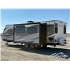 Image 6 : 2015 KODIAK KEYSTONE 29 FT. TRAVEL TRAILER