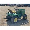 Image 3 : JOHN DEERE 318 LAWN TRACTOR