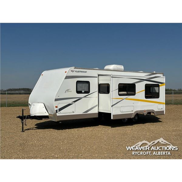 2005 PEGASUS 27 FT. T/A TRAVEL TRAILER