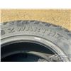 Image 7 : (4) ZWARTHZ 245/75R16 TIRES