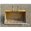 Image 2 : EFI 42 IN. MINI EXCAVATOR SMOOTH BUCKET