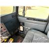 Image 10 : 1998 KENWORTH T800B T/A SLEEPER WINCH TRUCK