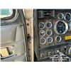 Image 16 : 1998 KENWORTH T800B T/A SLEEPER WINCH TRUCK