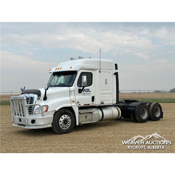 2011 FREIGHTLINER CASCADIA 125 T/A SLEEPER TRUCK