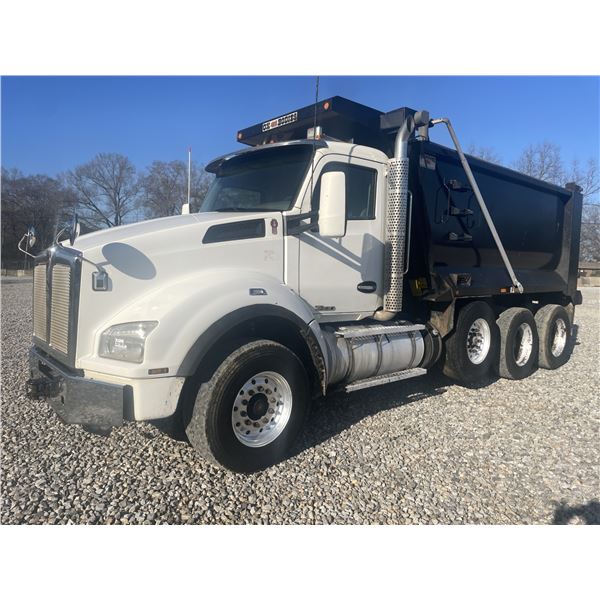 2017 KENWORTH T880 Dump Truck