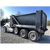 Image 2 : 2017 KENWORTH T880 Dump Truck