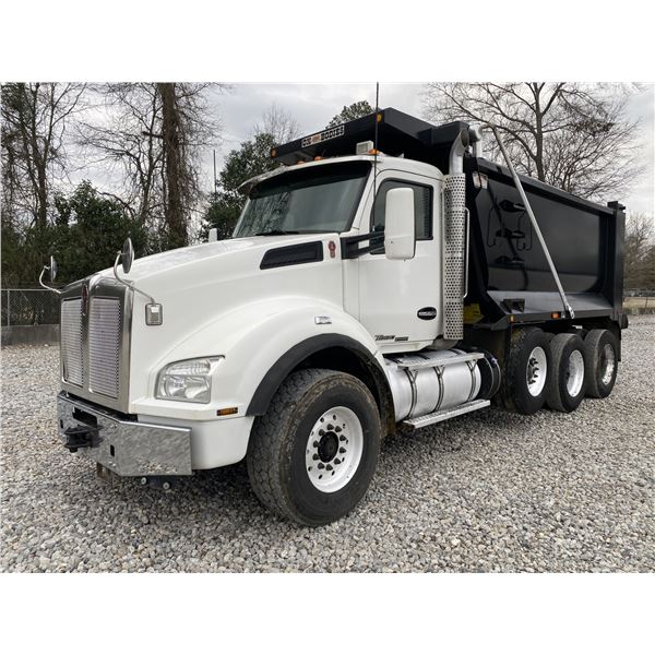 2017 KENWORTH T880 Dump Truck