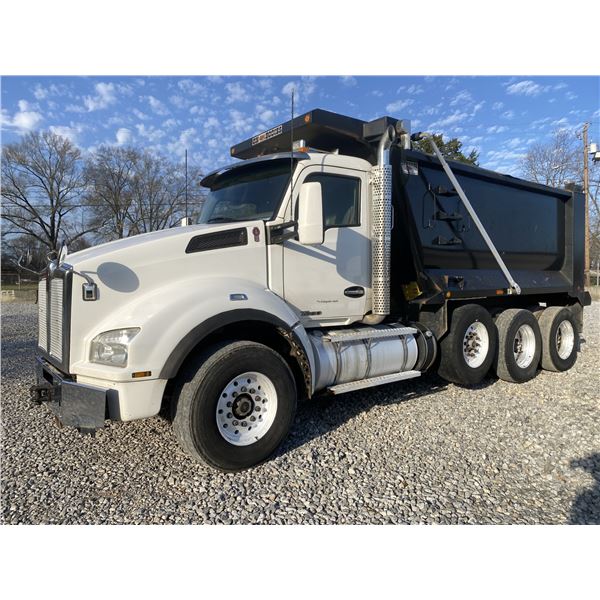 2017 KENWORTH T880 Dump Truck