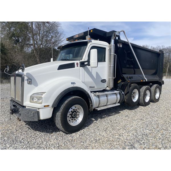 2017 KENWORTH T880 Dump Truck