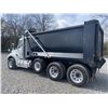 Image 2 : 2017 KENWORTH T880 Dump Truck