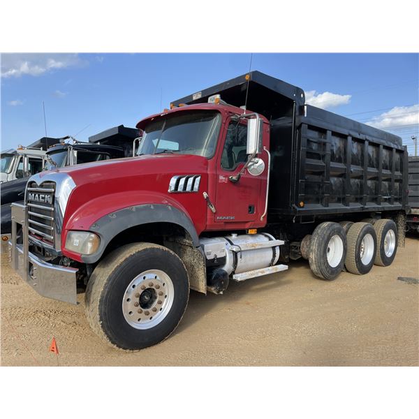 2008 MACK GU713 Dump Truck
