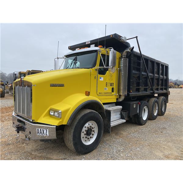 2007 KENWORTH T800 Dump Truck