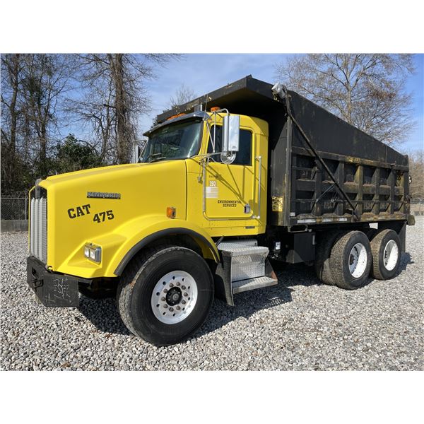 2000 KENWORTH T800 Dump Truck