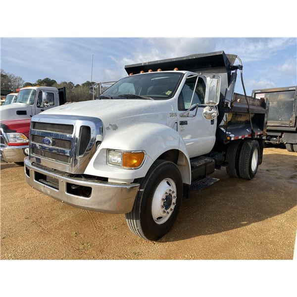 2010 FORD F750 XL Dump Truck