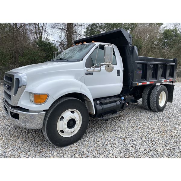 2011 FORD F750 XL Dump Truck