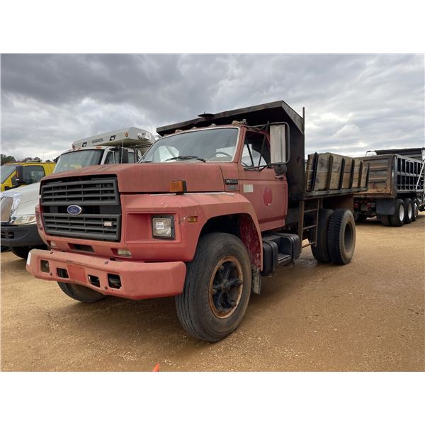 1986 FORD F700 Flatbed Dump Truck