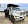 Image 4 : 1998 INTERNATIONAL 4900 Dump Truck