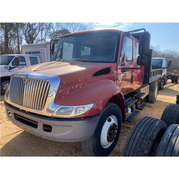 2004 INTERNATIONAL 4400 Dump Truck