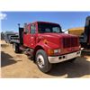 Image 2 : 2001 INTERNATIONAL 4900 Flatbed Dump Truck