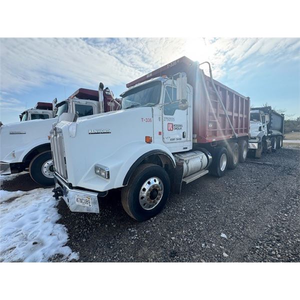 2014 KENWORTH T800 Dump Truck