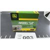 Image 3 : JOHN DEERE MODEL LA TRACTOR