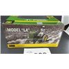 Image 4 : JOHN DEERE MODEL LA TRACTOR