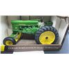 Image 2 : JOHN DEERE 1953 MODEL 70 ROW CROP