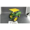 Image 4 : JOHN DEERE 3010 WITH ROLL GUARD