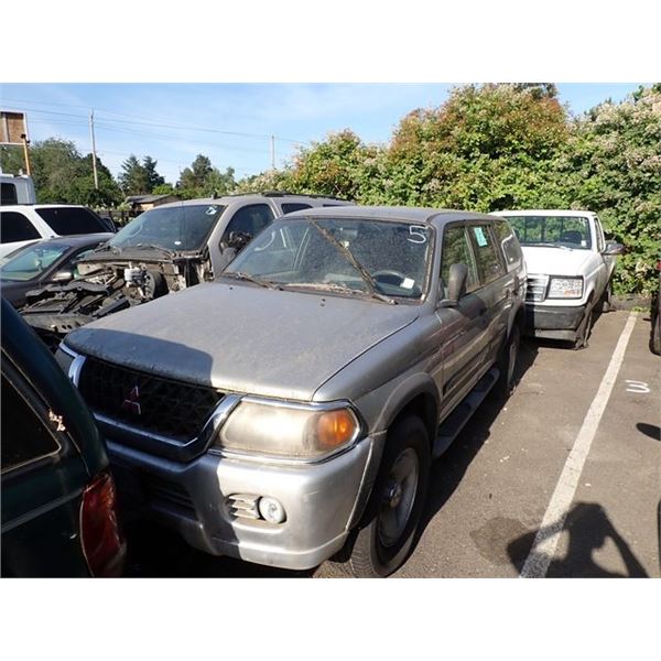 2000 Mitsubishi Montero Sport