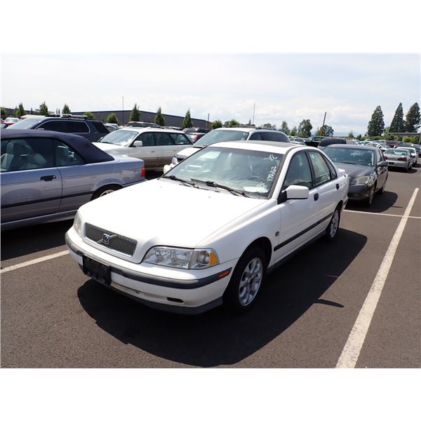 2000 Volvo S40