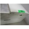 Image 4 : CASE OF PAPER TOWELS & TOWEL DISPENSER