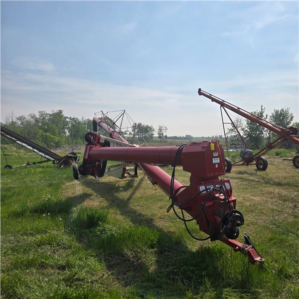 2009 Buhler Farm King model 1370 grain auger with swing away attachment (13' x 70')