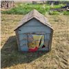 Image 1 : Dog House with Heat Lamp - 4' long x 3' wide