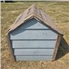 Image 2 : Dog House with Heat Lamp - 4' long x 3' wide