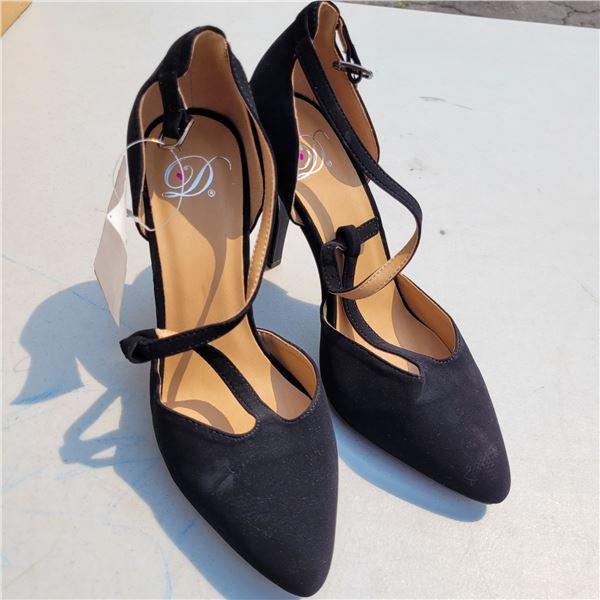 NWT Heart in D Womens Shoes - Sz 6.5