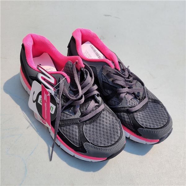 NWT skecher Gogo Mat Go Fit 3 Shoes - Sz 6.5