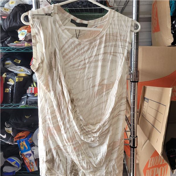 NWT Rose & Olive Ladies Top - Sz M