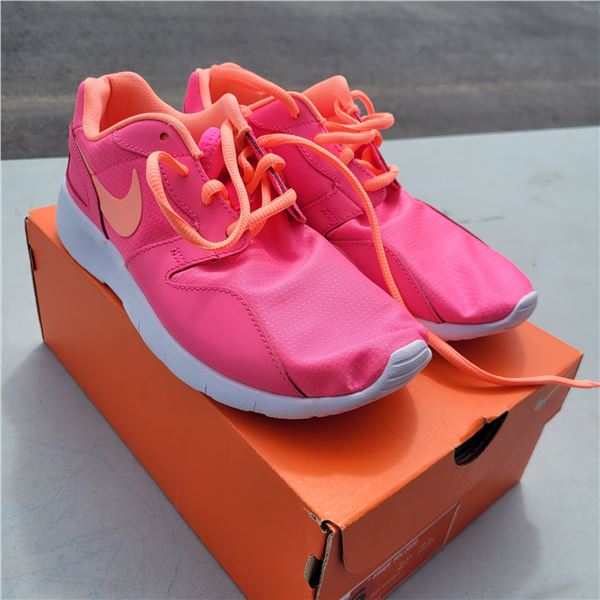 NIB Nike Pick Running Shoes - Sz 5.5