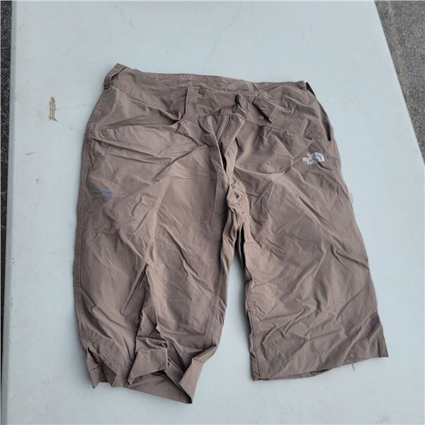 NWT The North Face Bottoms - Sz 8