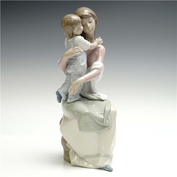 Lladro Porcelain Figurine, A Mother's Love 1006634