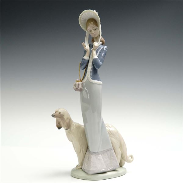 Lladro Porcelain Figurine, Stepping Out 01001537