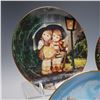 Image 6 : 8pc Collection of Goebel M.I. Hummel Figurines and Collector Plates