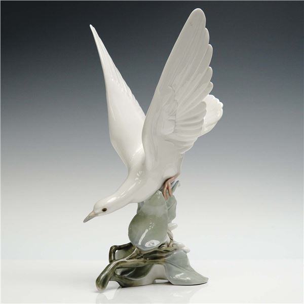 Lladro Porcelain Figurine, Turtle Dove 1004550