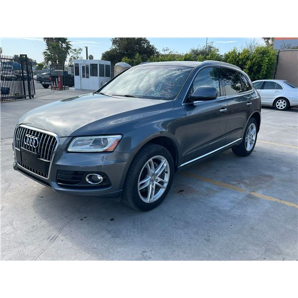 AUDI Q5 2016 O/S TITLE 2 DAYS