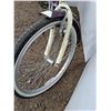 Image 6 : ** Schwinn Cruiser Bicycle - Needs Tube for Tires, As Is - CANNOT SHIP